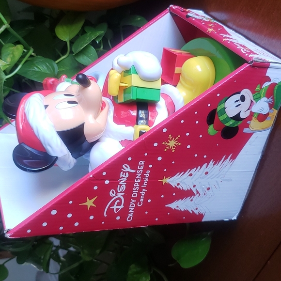 New Disney Mickey Mouse Candy Dispenser Santa Christmas presents - Picture 9 of 14